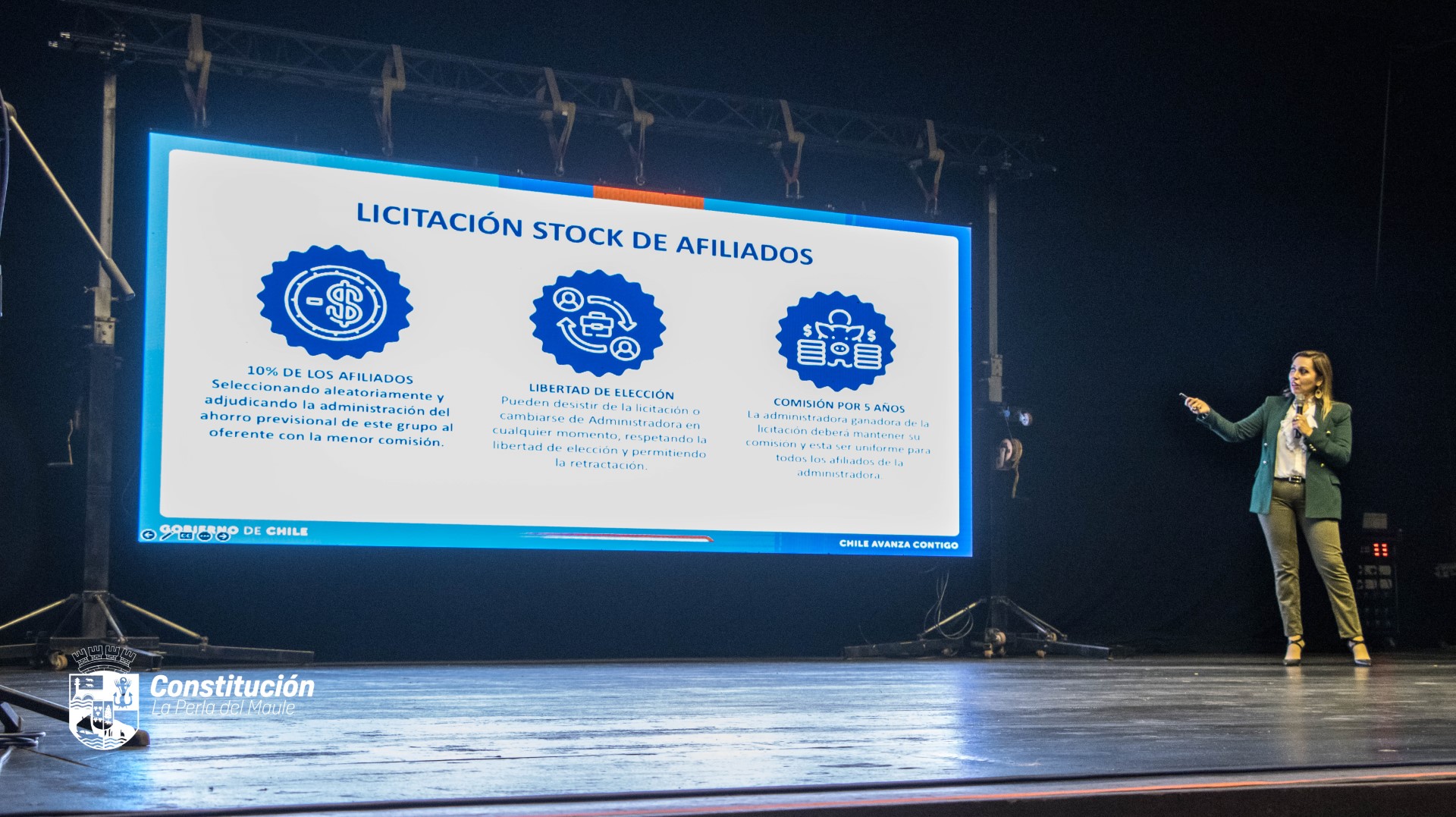 ADULTOS MAYORES DE CONSTITUCIÓN PARTICIPAN EN CHARLA INFORMATIVA SOBRE LA REFORMA DE PENSIONES