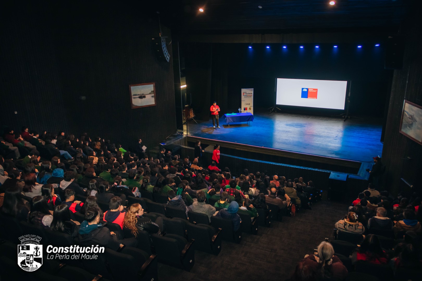 SEMINARIO “ADOLESCENTES EN FOCO” CONVOCA A ESTUDIANTES DE CONSTITUCIÓN PARA HABLAR DE PREVENCIÓN Y CONSUMO RESPONSABLE.