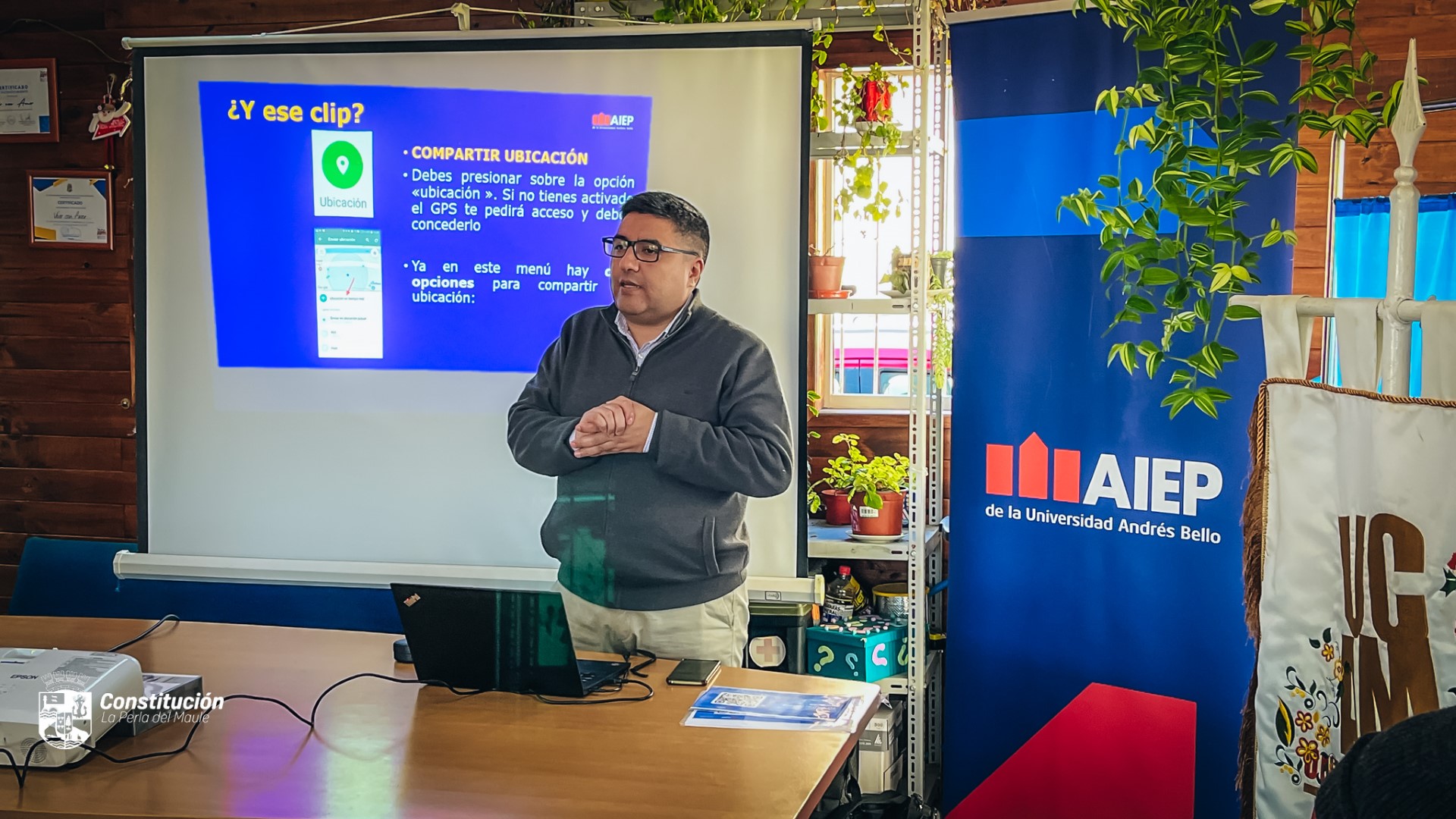 ADULTOS MAYORES DE CONSTITUCIÓN FORTALECEN SUS COMPETENCIAS DIGITALES A TRAVÉS DE TALLER DE ALFABETIZACIÓN E INCLUSIÓN DIGITAL