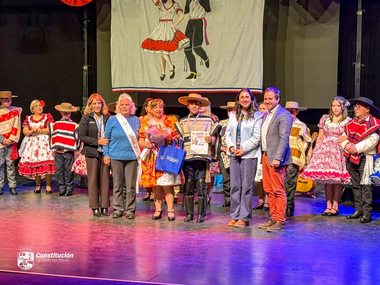 EL FOLCLOR UNE A GENERACIONES: CONSTITUCIÓN VIVIÓ EL HISTÓRICO 1° CAMPEONATO DE CUECA INTERGENERACIONAL